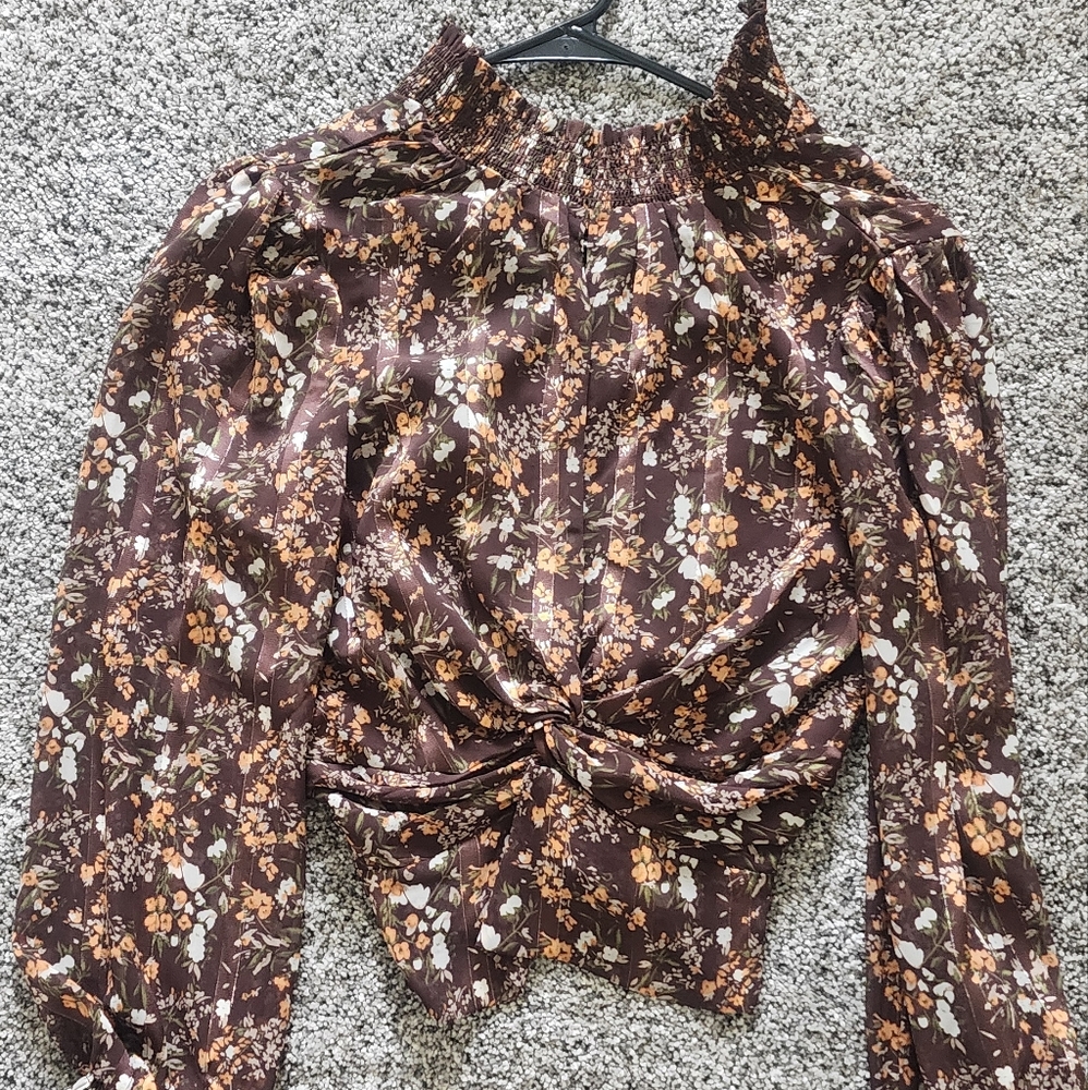 Lulus Top. - Picture 3 of 4